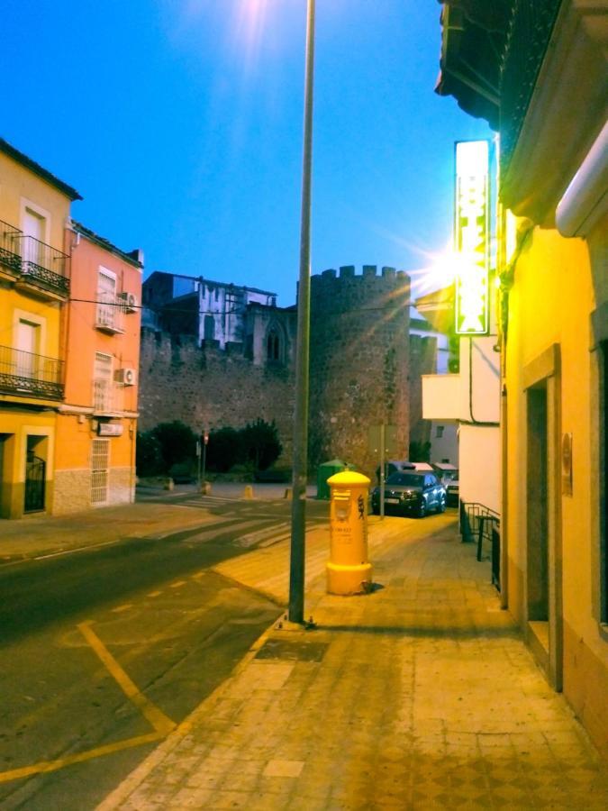 Hotel Dora Plasencia Exteriör bild