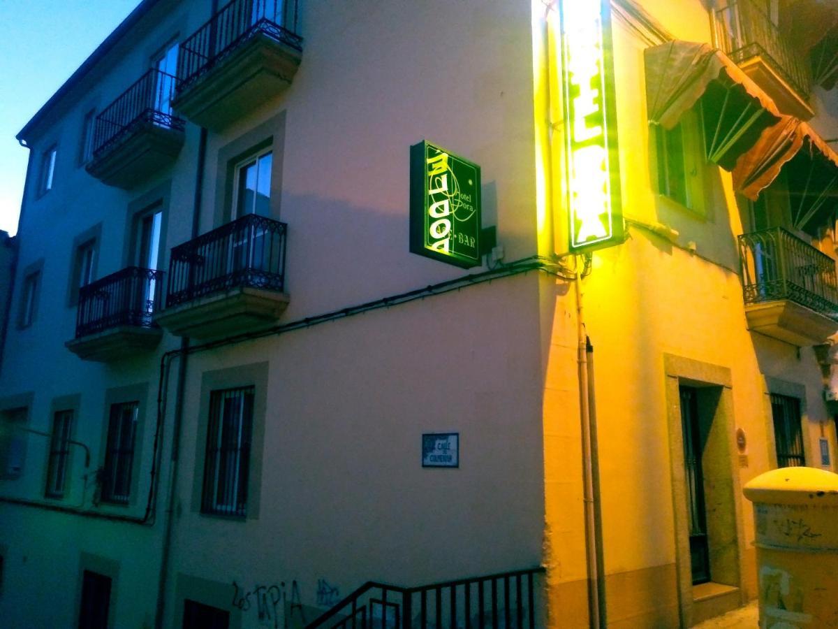 Hotel Dora Plasencia Exteriör bild