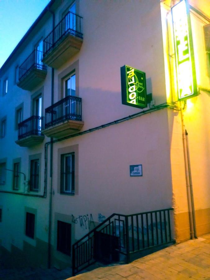 Hotel Dora Plasencia Exteriör bild