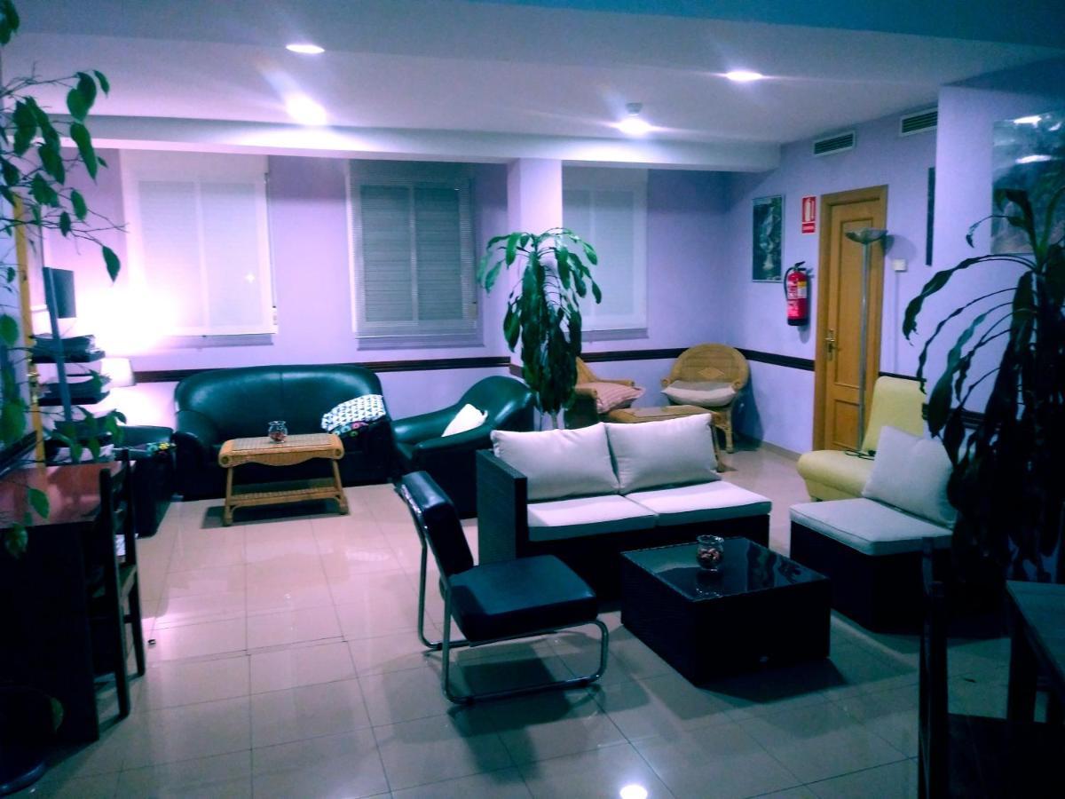 Hotel Dora Plasencia Exteriör bild