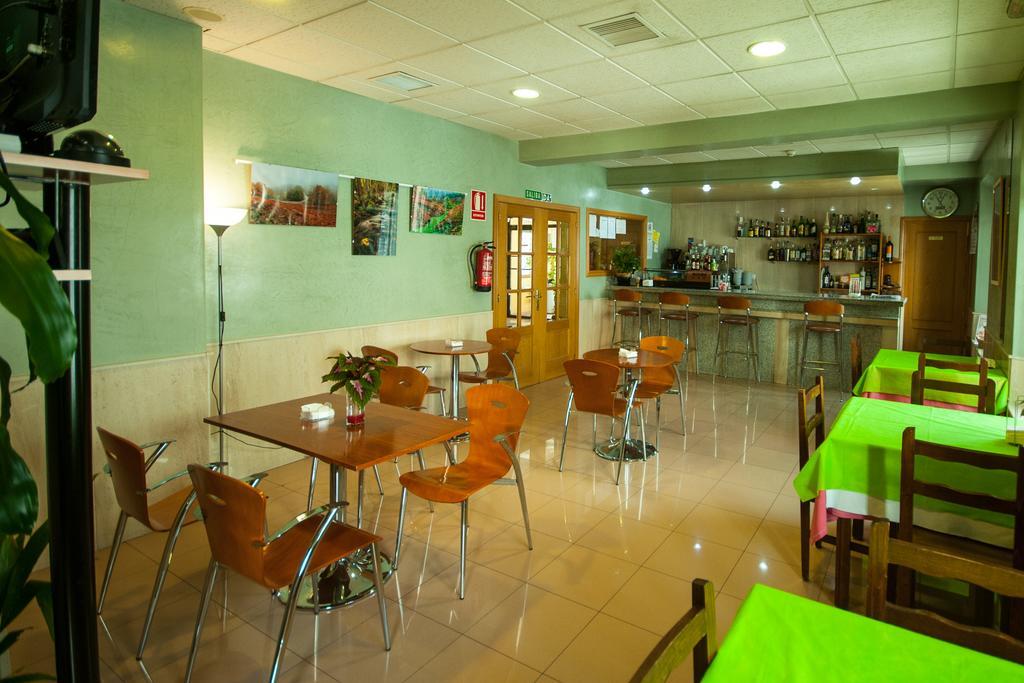 Hotel Dora Plasencia Exteriör bild