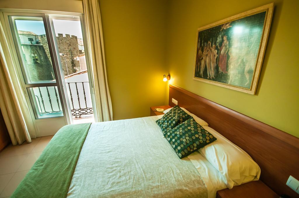 Hotel Dora Plasencia Exteriör bild