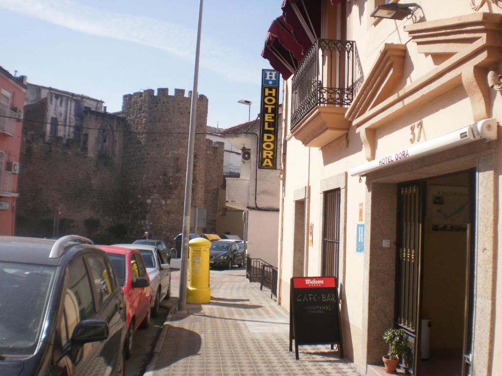 Hotel Dora Plasencia Exteriör bild