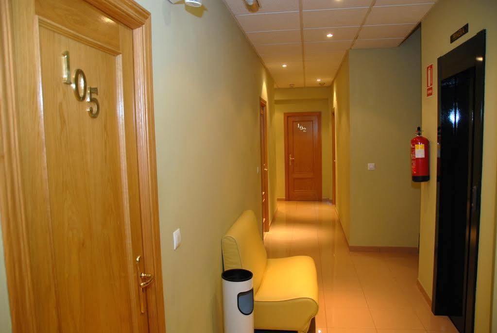 Hotel Dora Plasencia Exteriör bild