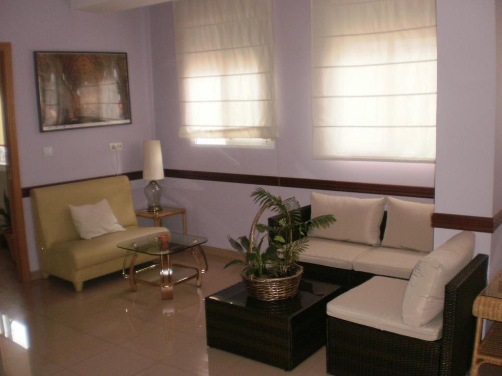 Hotel Dora Plasencia Exteriör bild