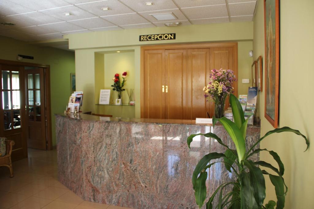 Hotel Dora Plasencia Exteriör bild