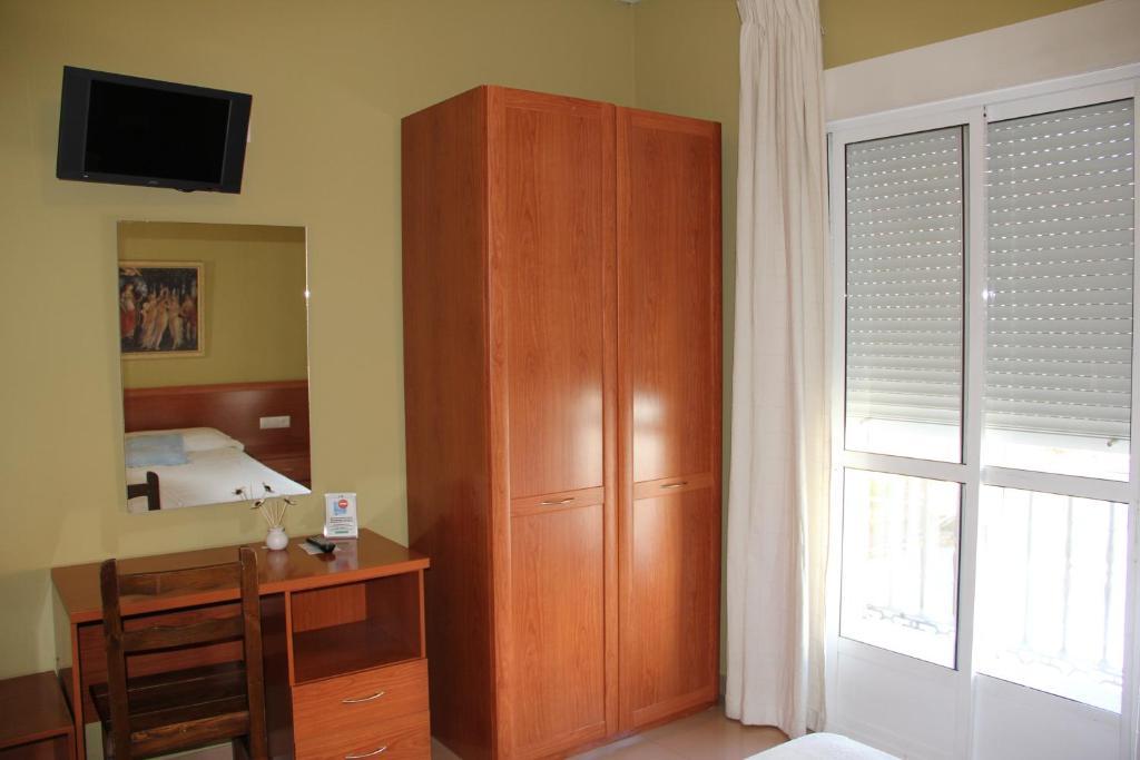 Hotel Dora Plasencia Exteriör bild
