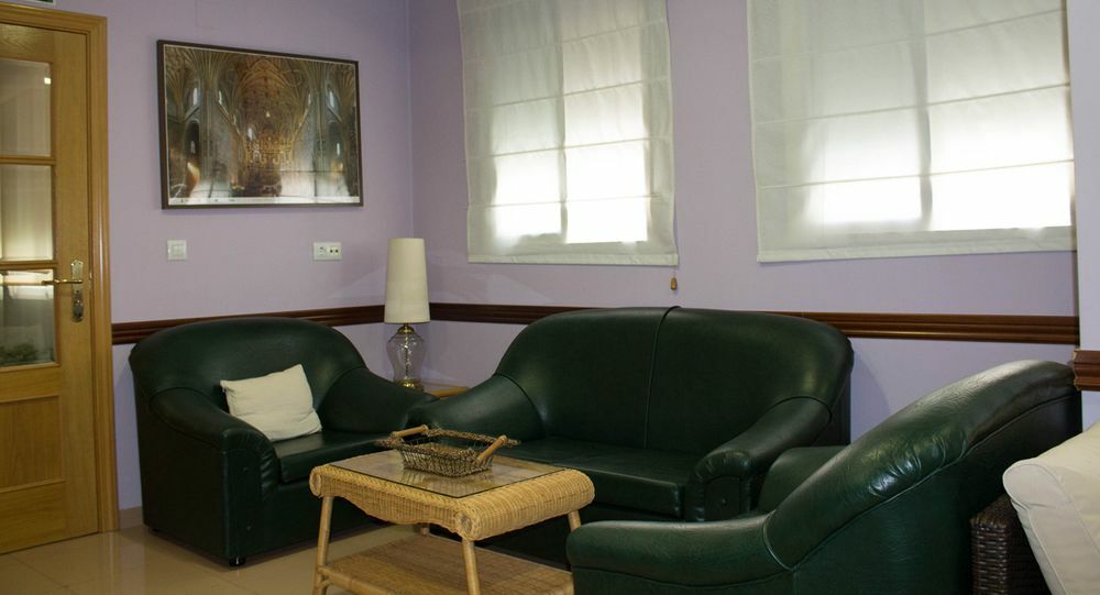 Hotel Dora Plasencia Exteriör bild